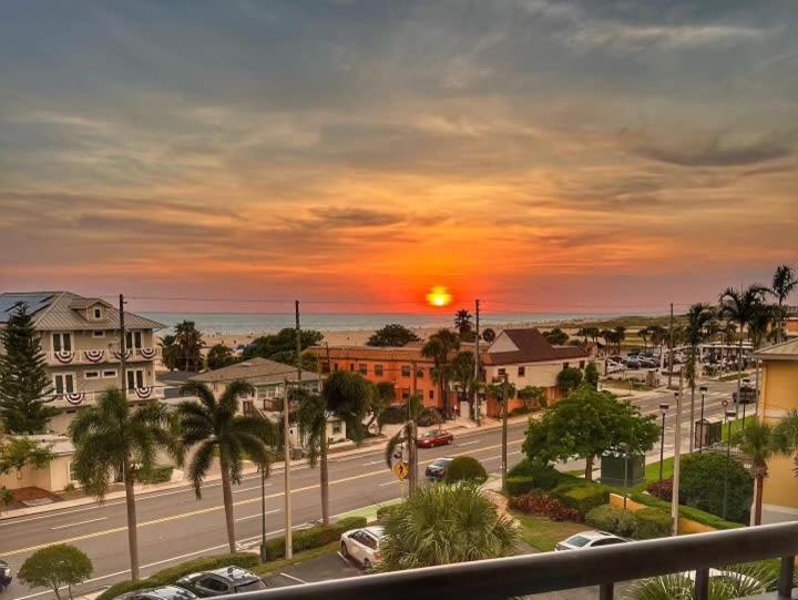 Treasure Island Beach Retreat St. Pete Beach Eksteriør billede